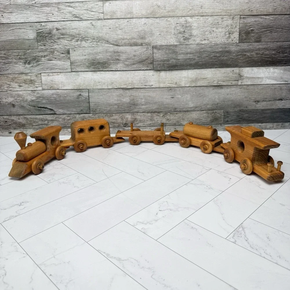 VTG Handcrafted Wooden Toy Train Set - 5 Piece Set